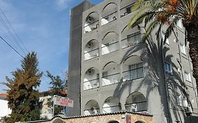 Le Village Hotel